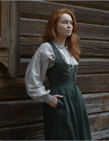 Robe brodée "Alina" vert lierre