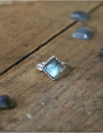 Bague "Kadri" en argent et Labradorite