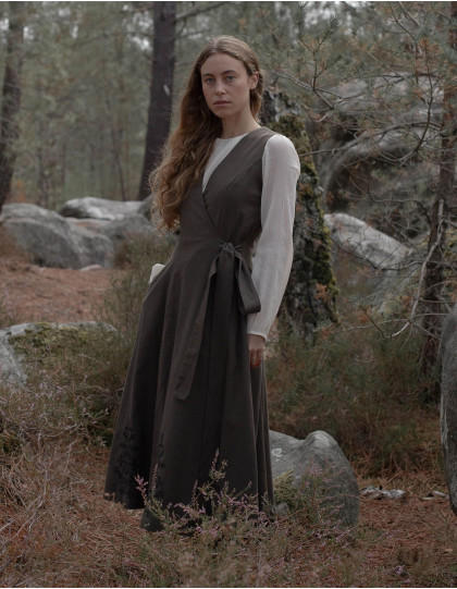 Robe-Chasuble brodée "Naïma" vert mousse