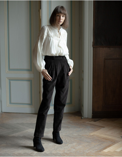 Pantalon "Yana" en velours côtelé noir