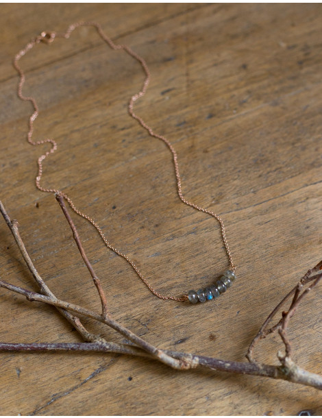 Collier "Arvid" en or rose et Labradorite