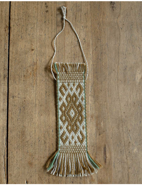 Décoration murale balte tissée main moutarde