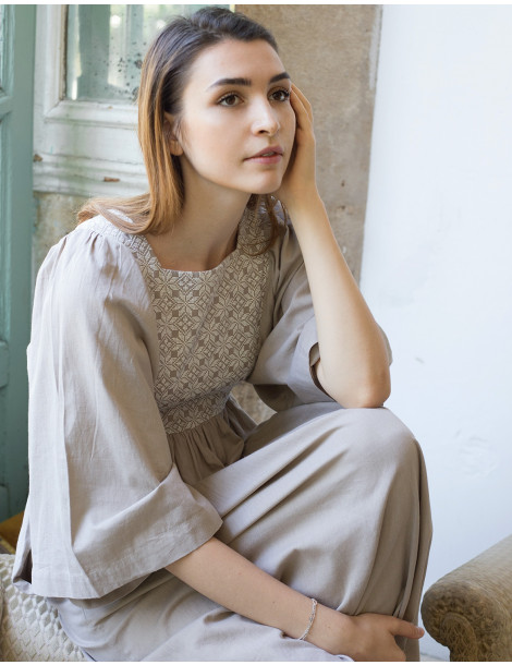 Robe brodée "Mivilud" crème