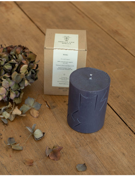 Bougie parfumée rune HAG by "Smells like Spells"