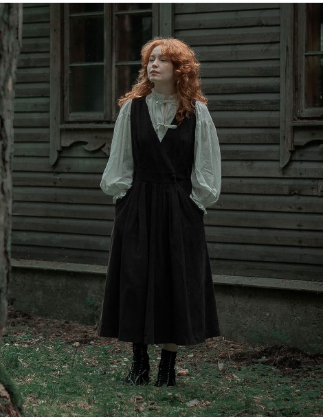 Robe-chasuble "Yana" en velours côtelé noire