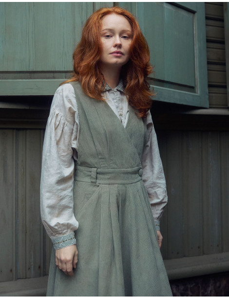 Robe-chasuble "Yana" en velours côtelé vert menthe