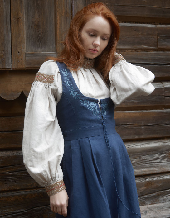 Robe brodée "Alina" bleu indigo