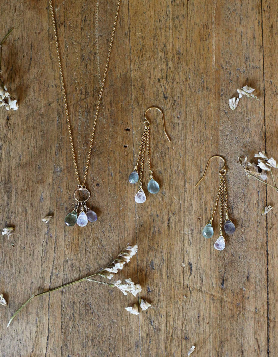 Boucles Asra en or 14k avec de l'aigue-marine, labradorite et pierre de lune