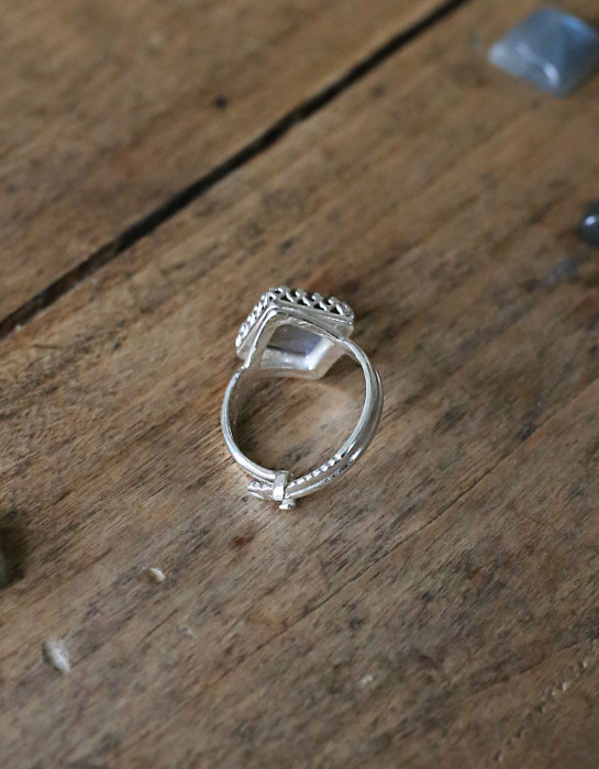 Bague "Kadri" en argent et Labradorite