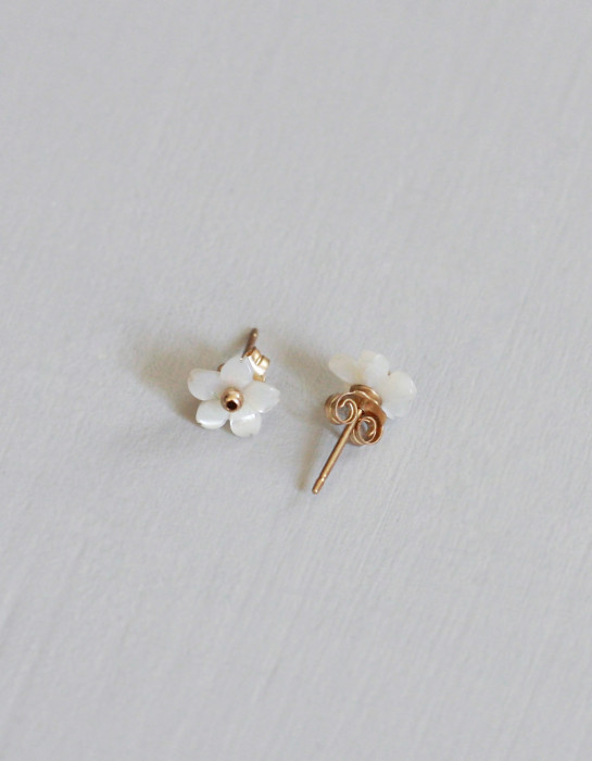 Boucles d'oreilles "Flora" en nacre et or 14k