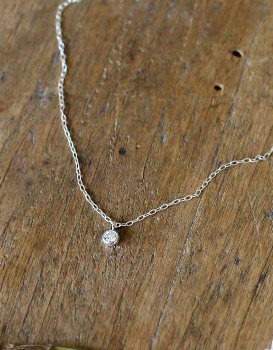 Collier minimaliste "Ysa" en argent 925 et zirconium