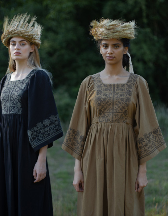 Robe brodée "Mivilud" ambre