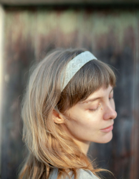 Bandeau pour cheveux "Lina" en lin brodé blanc UKRAINE SOS VILLAGES D'ENFANTS