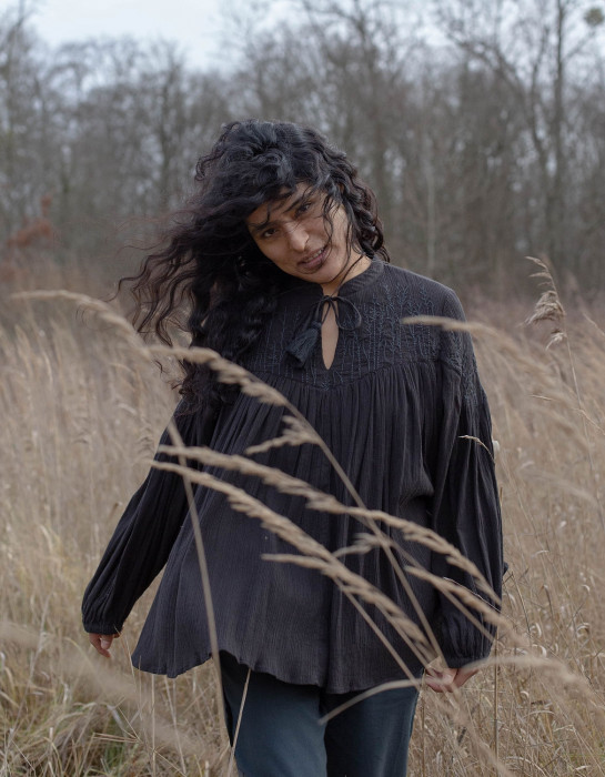 Blouse "Marla" en crêpe de coton brodé noire