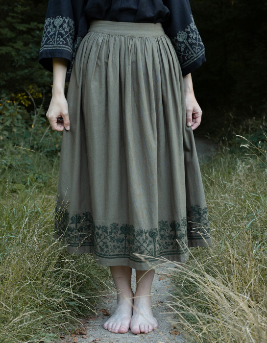 Jupe brodée "Mivilud" vert mousse