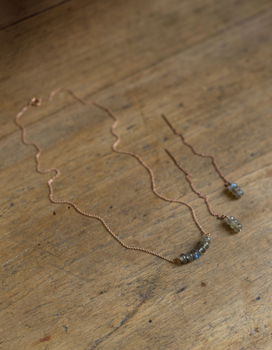 Collier "Arvid" en or rose et Labradorite
