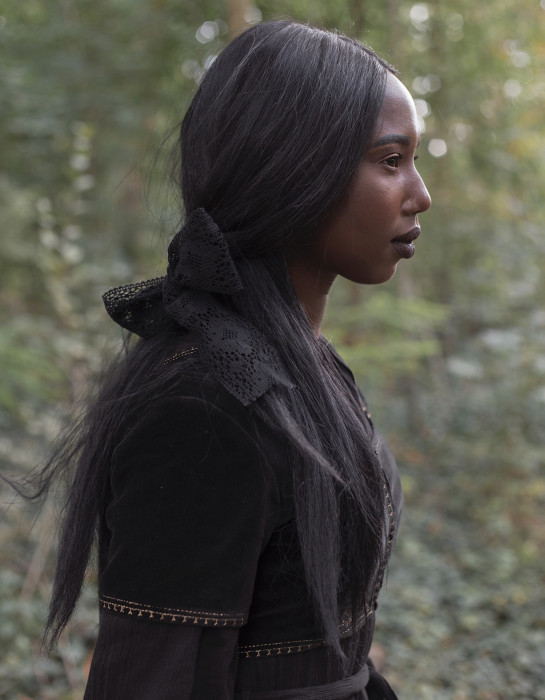 Boléro "Nelda" en velours brodé noir