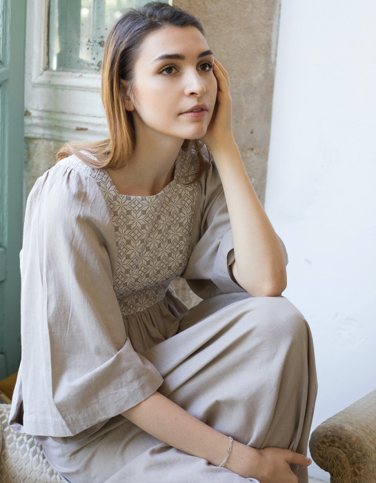 Robe brodée "Mivilud" crème