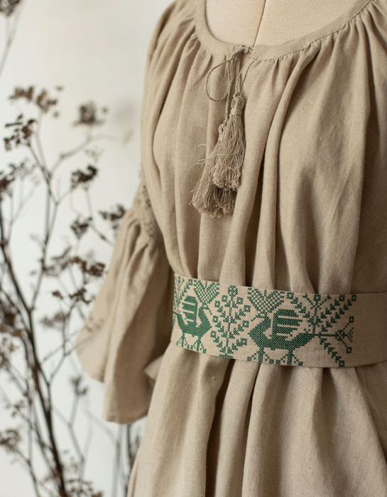 Ceinture "Valeska" en lin naturel brodé vert