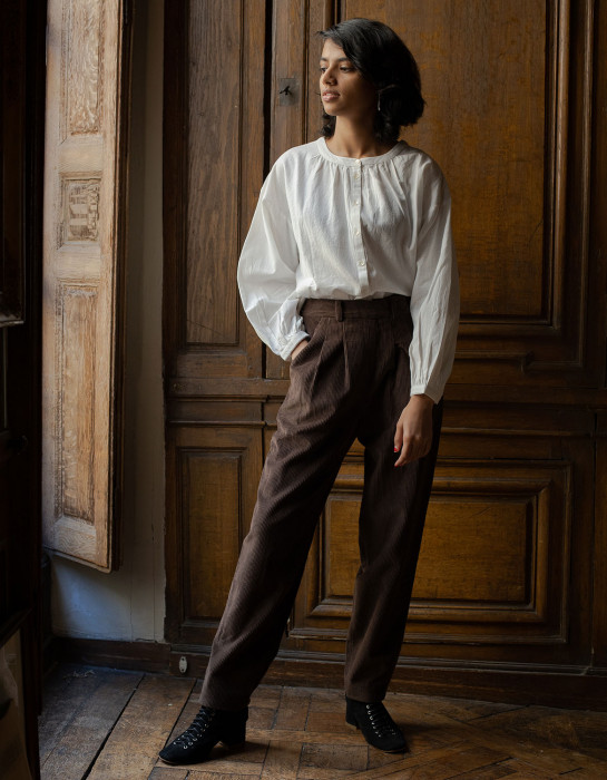 Pantalon "Yana" en velours côtelé châtaigne