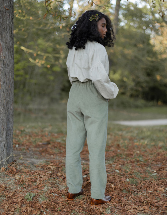 Pantalon "Yana" en velours côtelé vert menthe