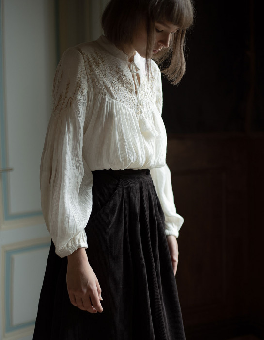 Jupe "Yana" en velours côtelé noir