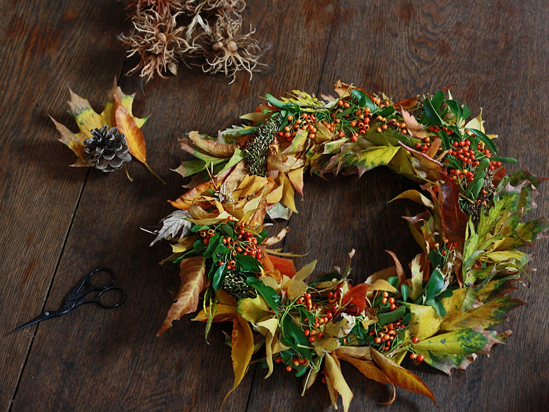 Couronne de feuilles d'automne
