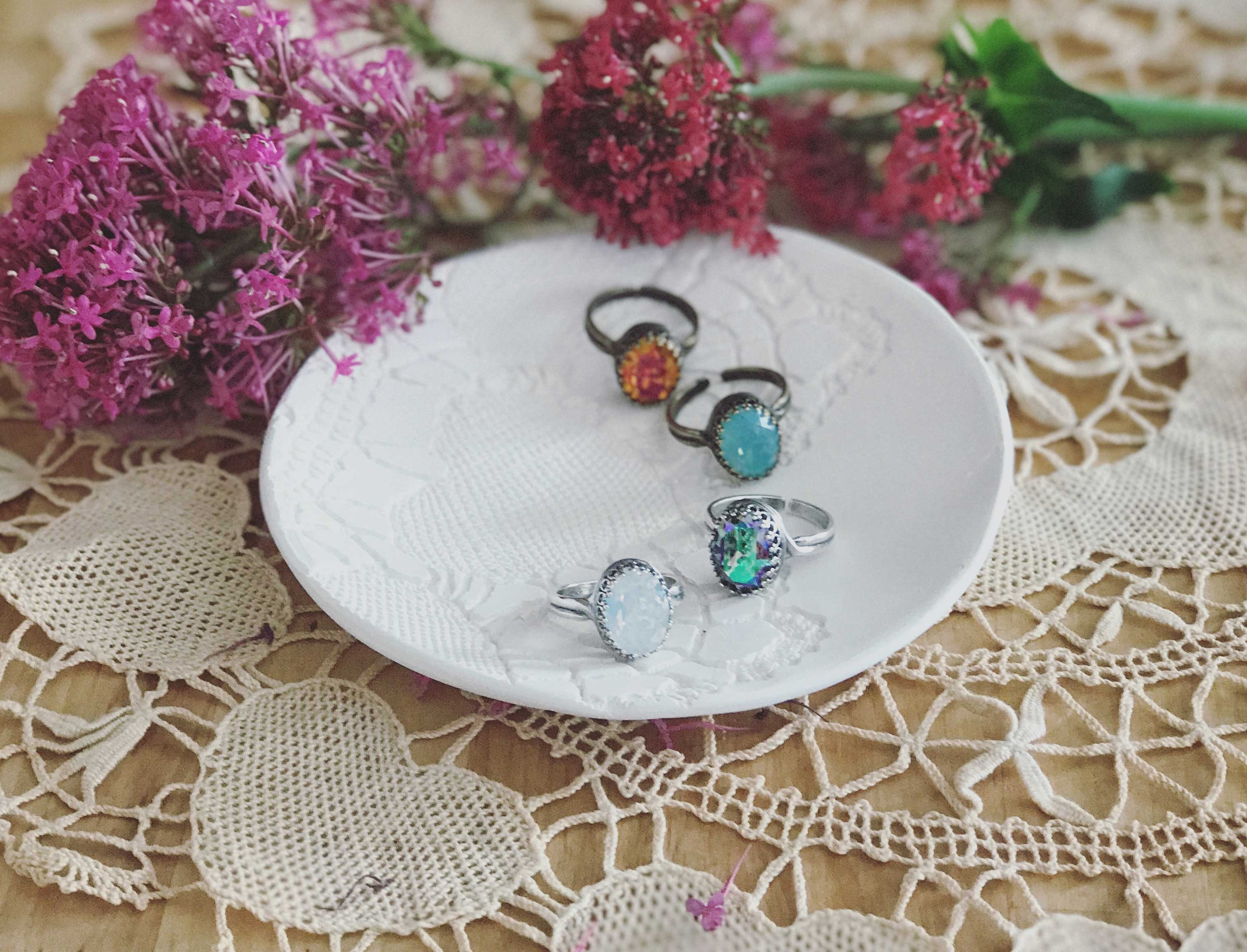 diy-porte-bijoux-dentelle