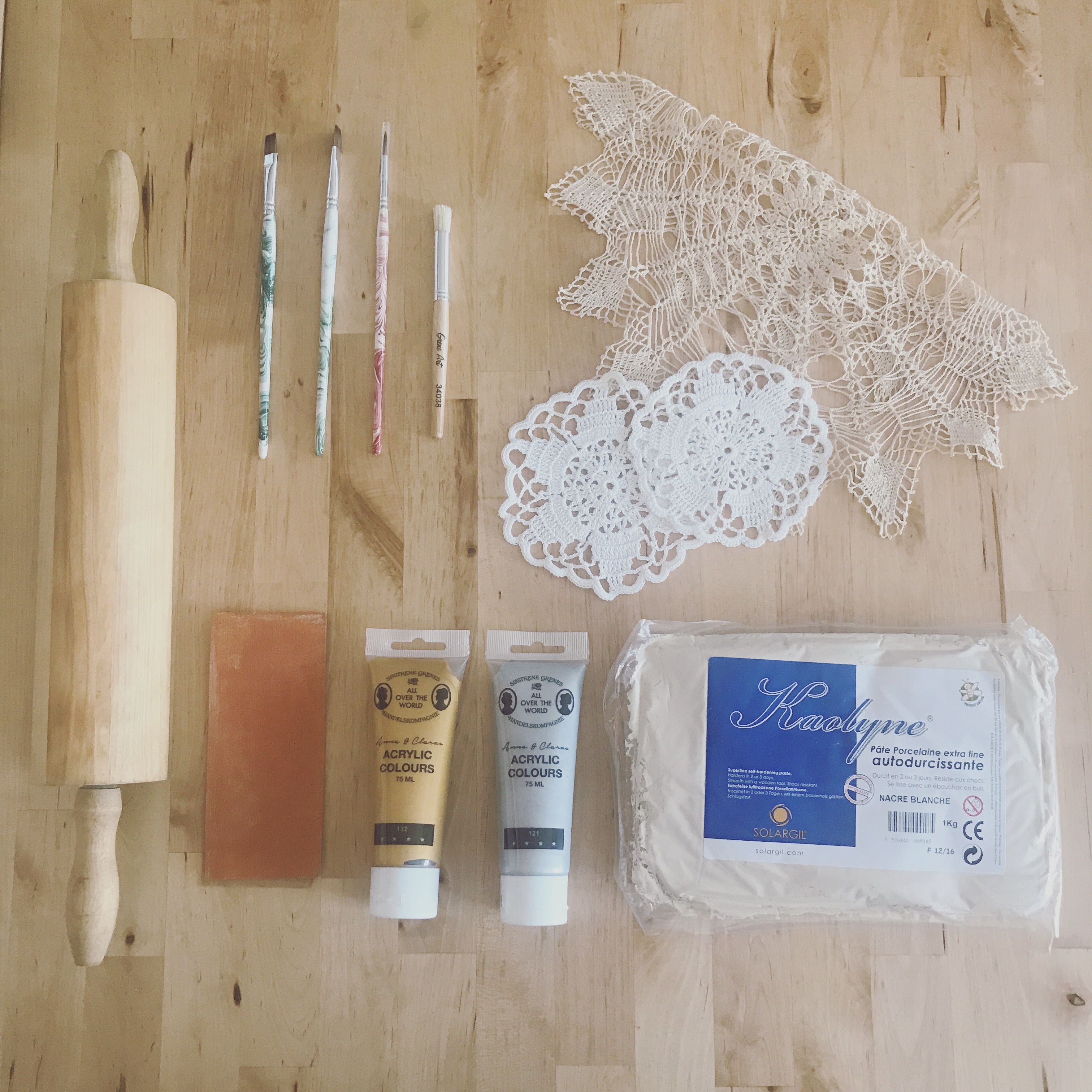 diy-porte-bijoux-dentelle