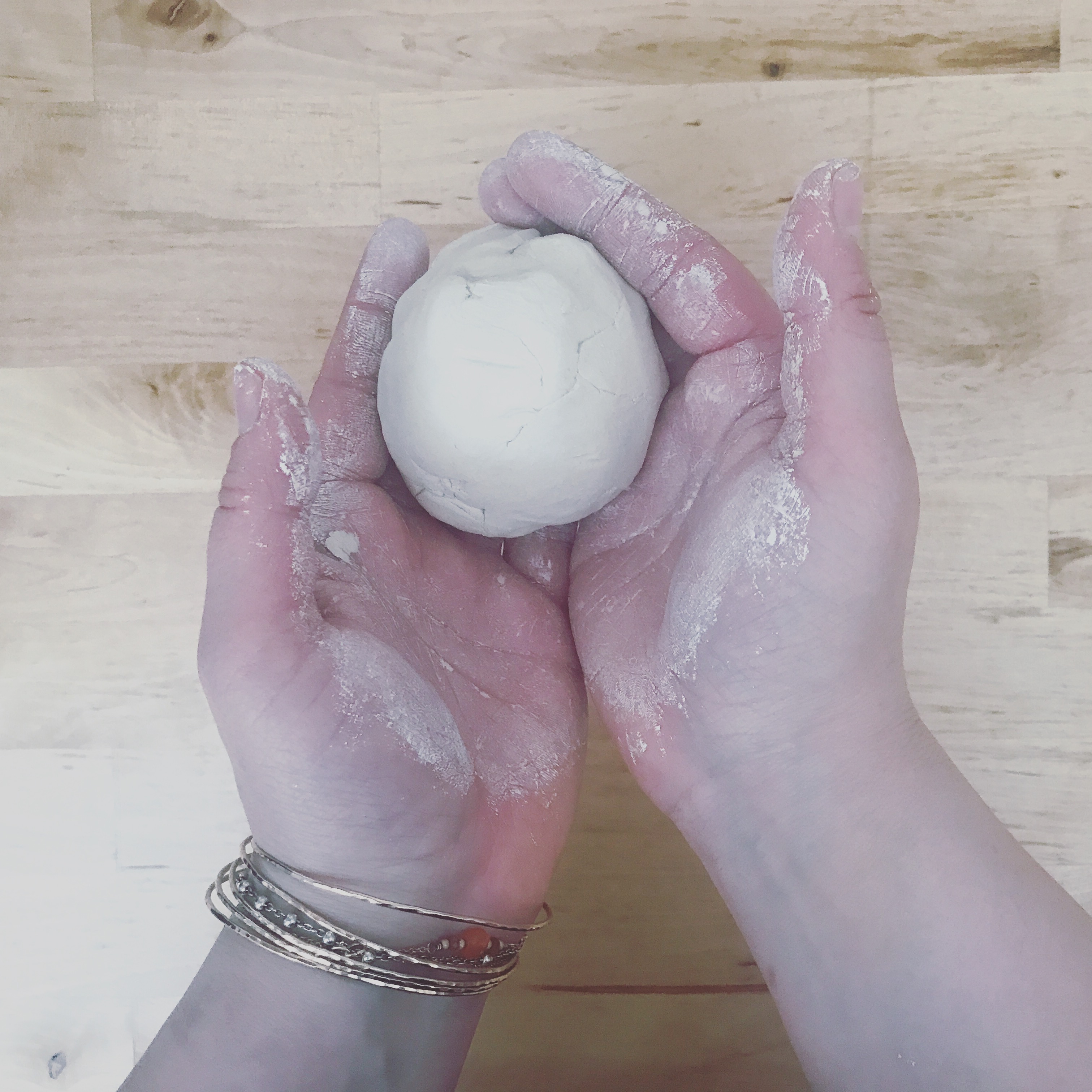 diy-porte-bijoux-dentelle