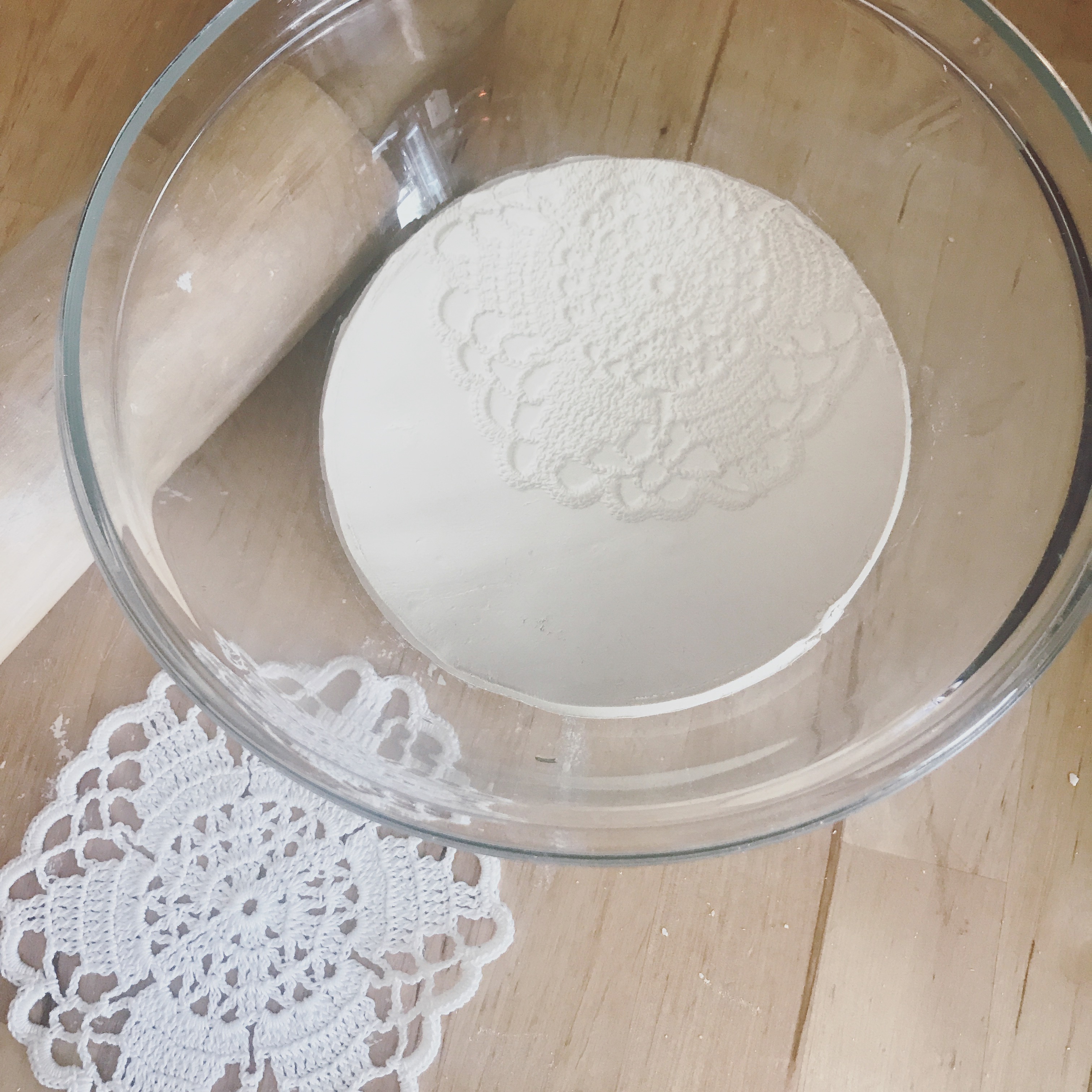 diy-porte-bijoux-dentelle